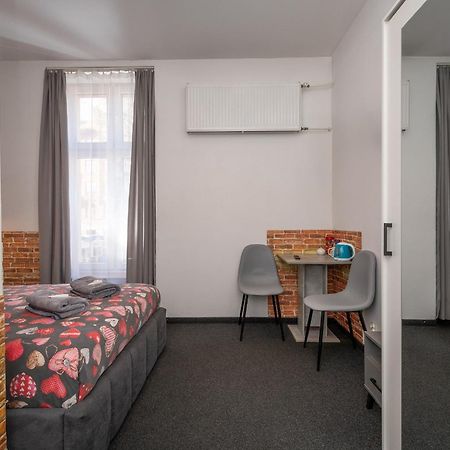 70S Hostel Cracovie Extérieur photo